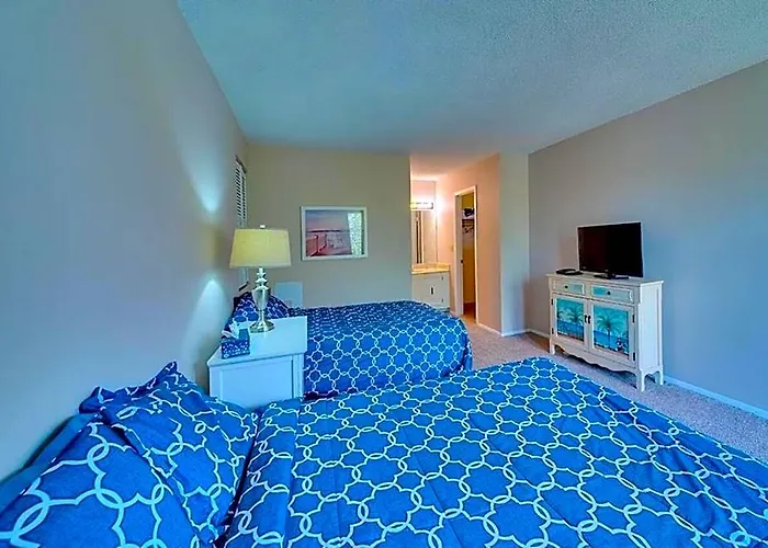 Siesta Key Beach - 2 Bedroom - 3 Beds - 3 Bathroom Duplex With Heated Swimming Pool