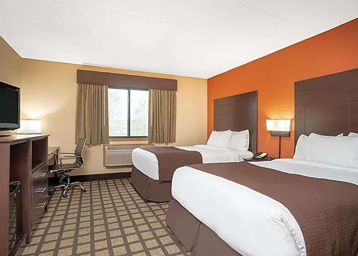 Baymont By Wyndham Lakeville
