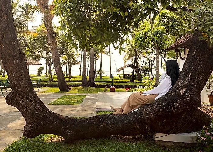 Coconut Lagoon Kumarakom- A Cgh Earth Experience