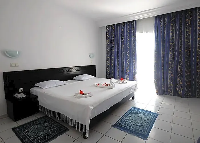 Cyclamens Mechmoum Hotel And Spa