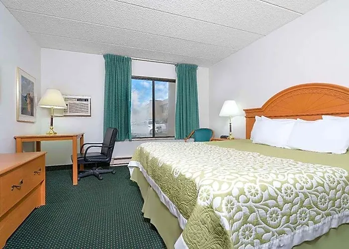 Days Inn By Wyndham St Cloud