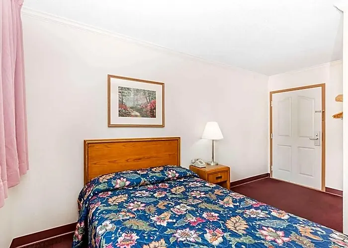 Knights Inn & Suites South Sioux City