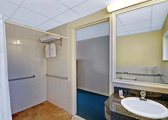 Super 8 By Wyndham Milford/New Haven
