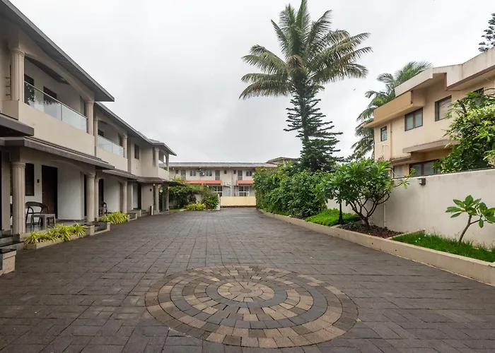 Treebo Five Elements With Swimming Pool
