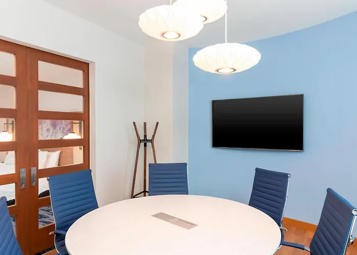 Fairfield Inn & Suites By Marriott Fair Oaks Farms