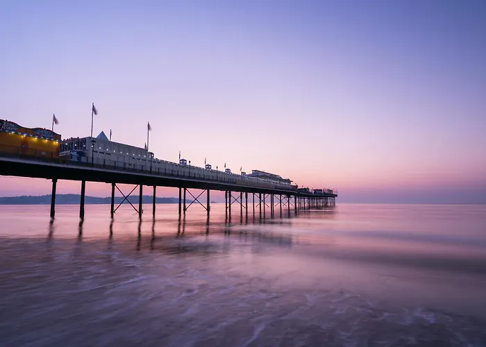 Torland Hotel - Seafront Location, Guaranteed Free Parking