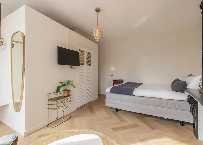 Lot Hotel