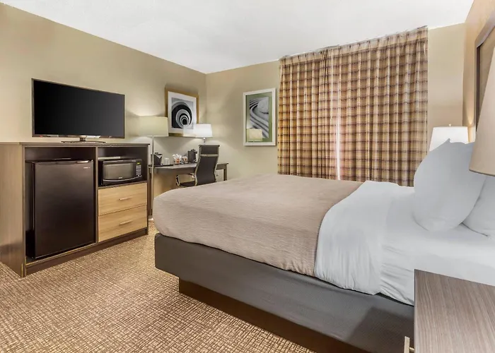Quality Inn & Suites Spring Lake - Fayetteville Near Fort Bragg