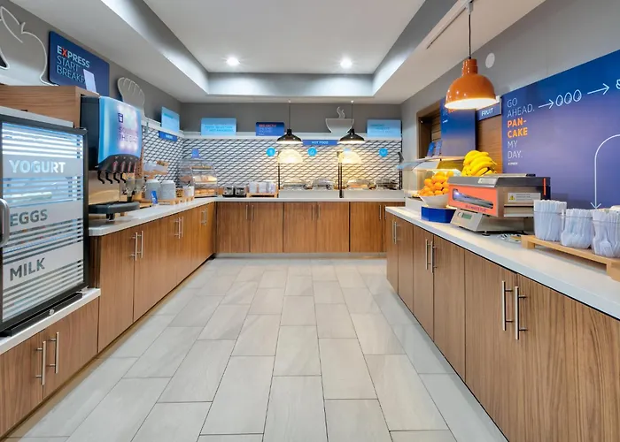 Holiday Inn Express & Suites Dallas Park Central Northeast By Ihg