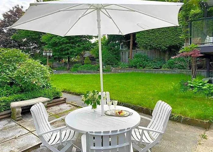 Bright Spacious 3 Bedroom Garden Suite, 4 Queen Beds, Fully Equipped, Highly Recommended By 229 Happy Groups