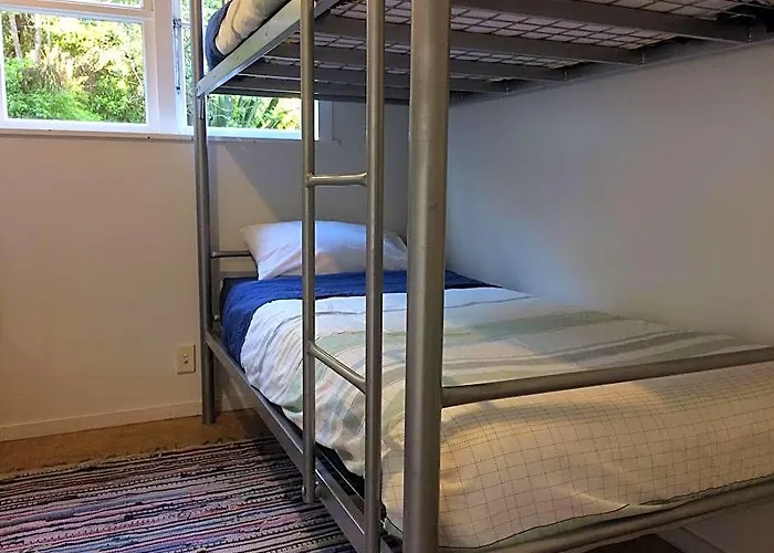 Hekerua Lodge Backpackers