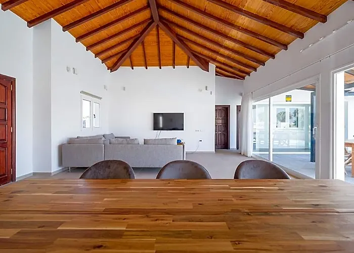 Villa Lobos With Private Swimming Pool - Homeforguest