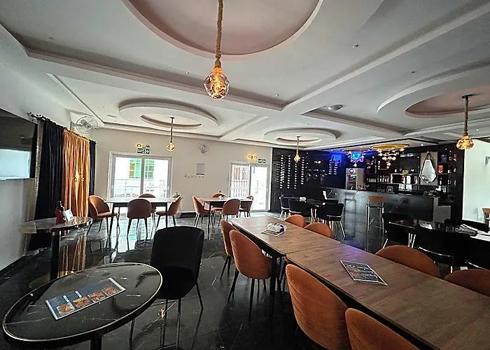 Escape To Hvillage,