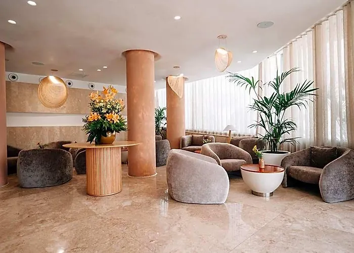 Reef Hotel & Spa
