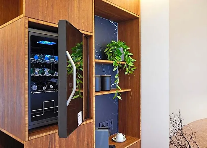 Tin Inn - Erkelenz - Das Hotel Aus Hochwertig Ausgebauten Ueberseecontainern
