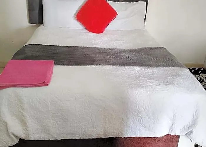 Lonely Park Guest House Mafikeng 27.688..42..9688