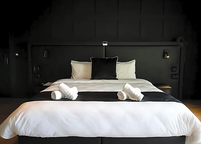Block Hotel