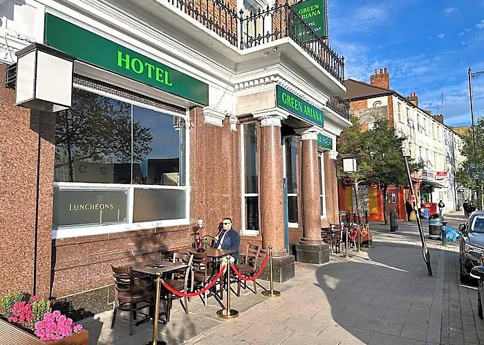 Green Ariana Hotel - Near Wembley And Central London