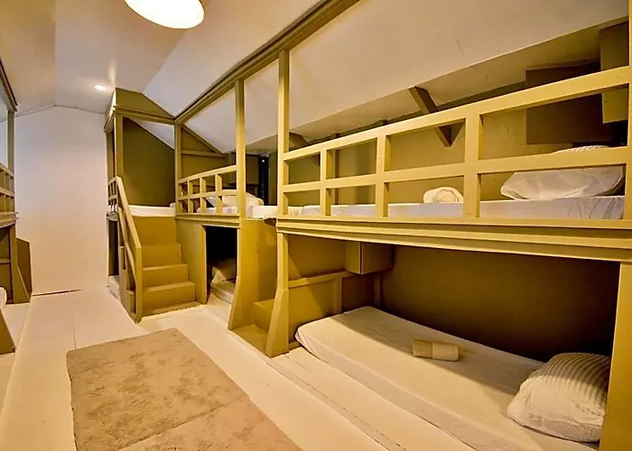 Treasure Isle Backpackers Hostel