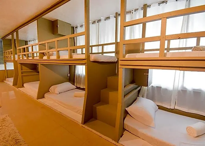 Treasure Isle Backpackers Hostel