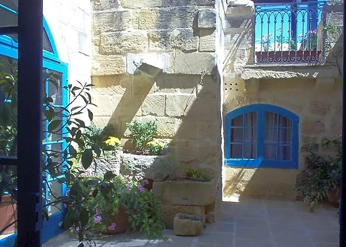 Spacious Comfortable, Traditional Villa- Large Private Pool, Terraces Views