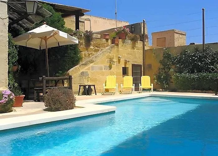 Spacious Comfortable, Traditional Villa- Large Private Pool, Terraces Views