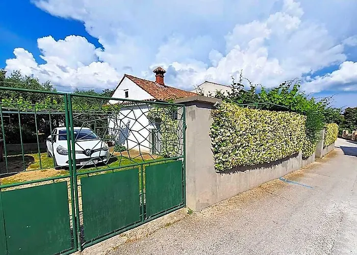 House 385