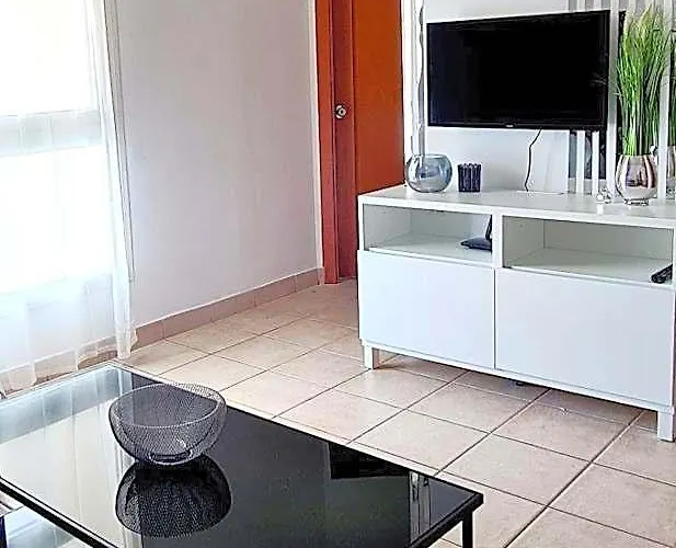 11Go To Bat Yam Balcony/Pool/Parking!