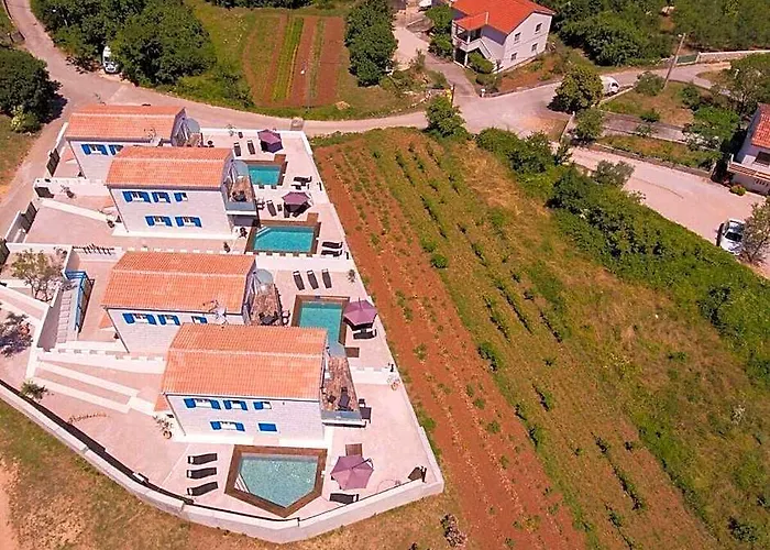 Imperia 1 Comfortable Holiday Residence