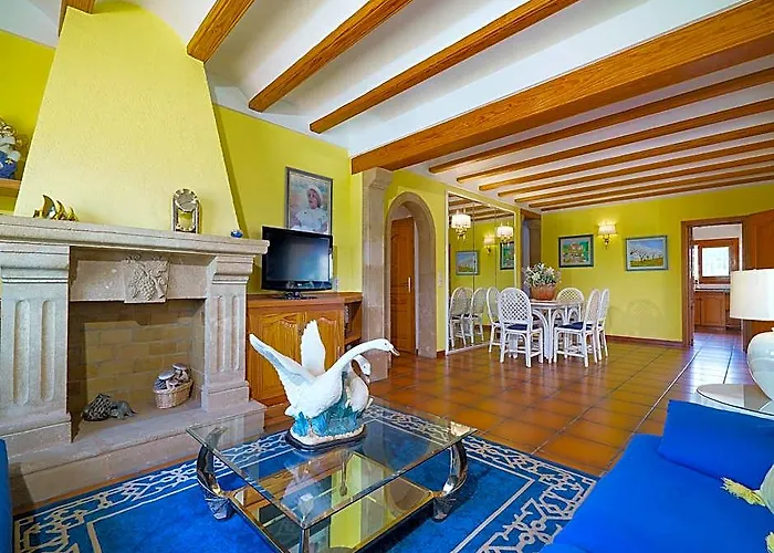 Cantallops - Villa With Private Pool. Free Wifi