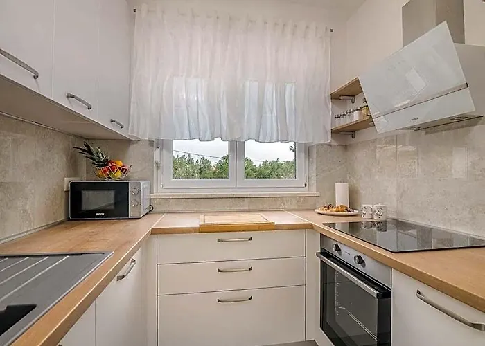 Lusarci Comfortable Holiday Residence