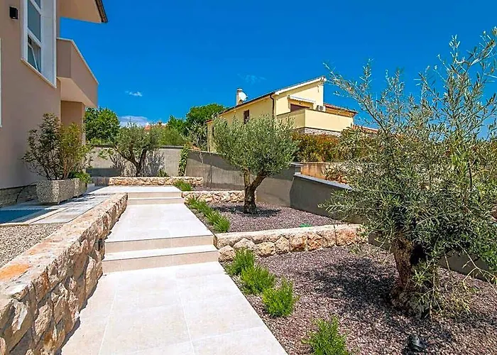 Lusarci Comfortable Holiday Residence