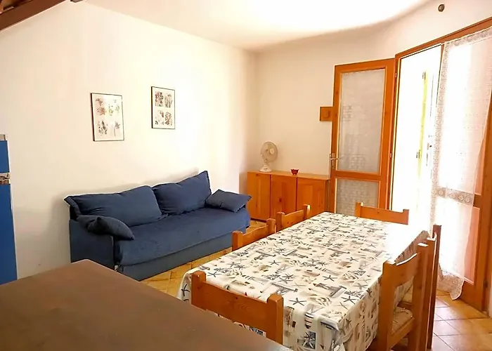Attractive Villa With Garden