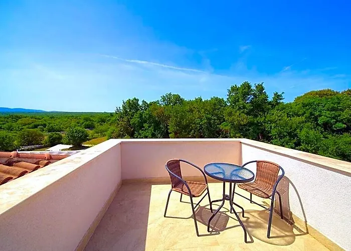 Laura Comfortable Holiday Residence