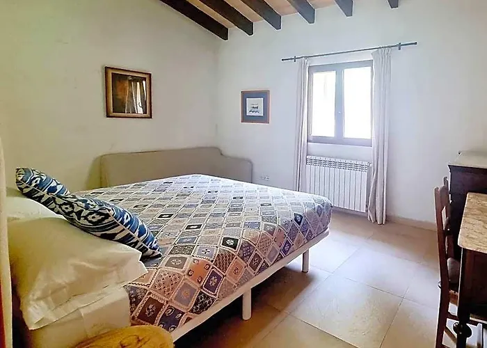 Villa Near Cala Tropicana With Pool