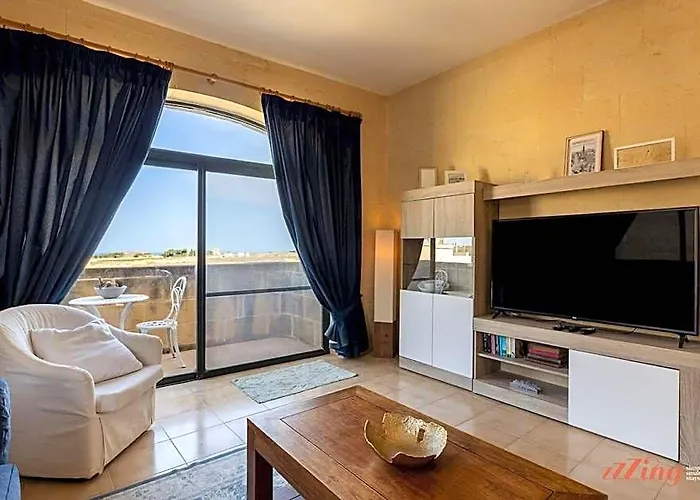 Pet Friendly Penthouse Rooftop Jacuzzi With Views