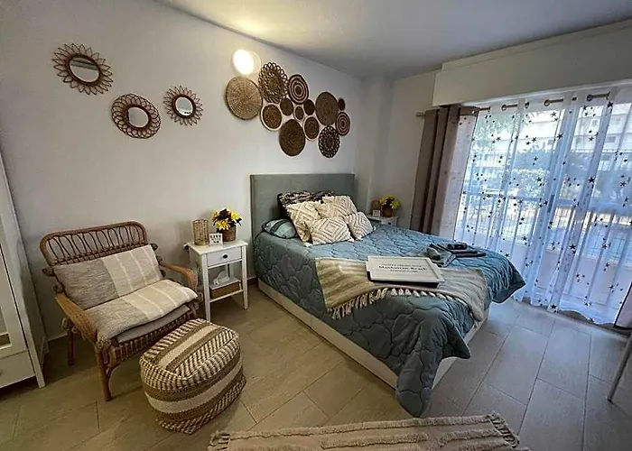 Reel Apartments- Luxury Studio