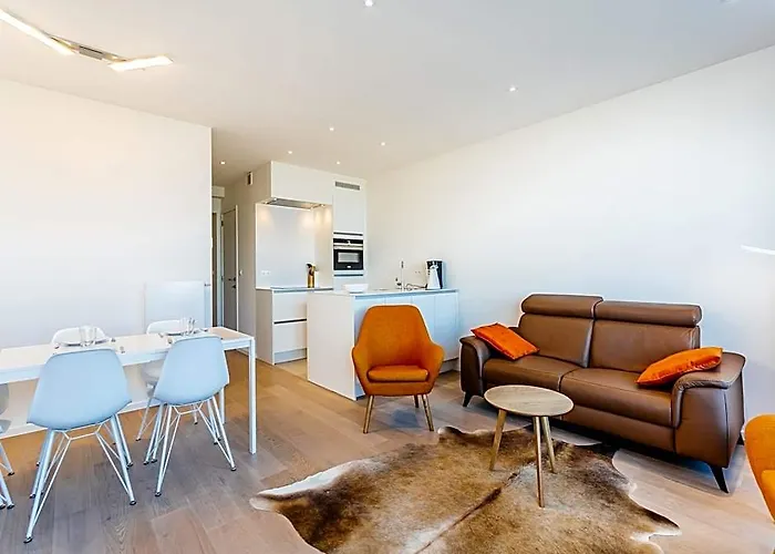 Apartment On Zeedijk With Stunning Sea View