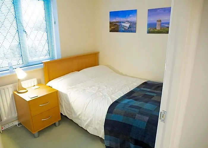 Reeve House | 2-Bed | Free Parking & Wi-Fi