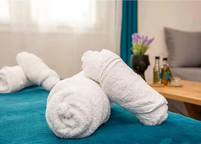 Artzy Petit Apartment