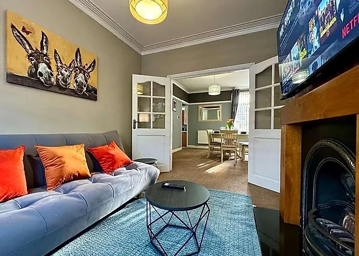 Freeston House - Contractors Or Family Holidays