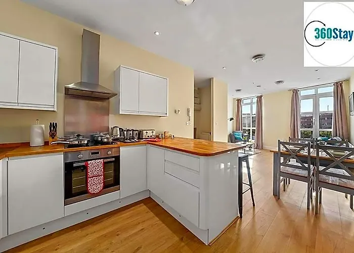 2 Bedroom Apt. 01 + Parking In Maidenhead