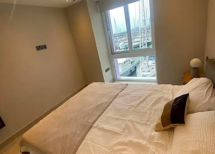 Marina Club Luxury Apartment