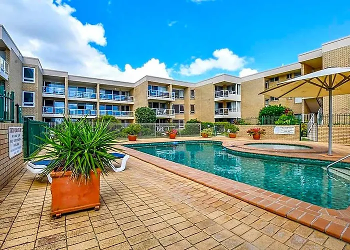 2 Bedroom Top Floor Unit - Ocean Views And Pool