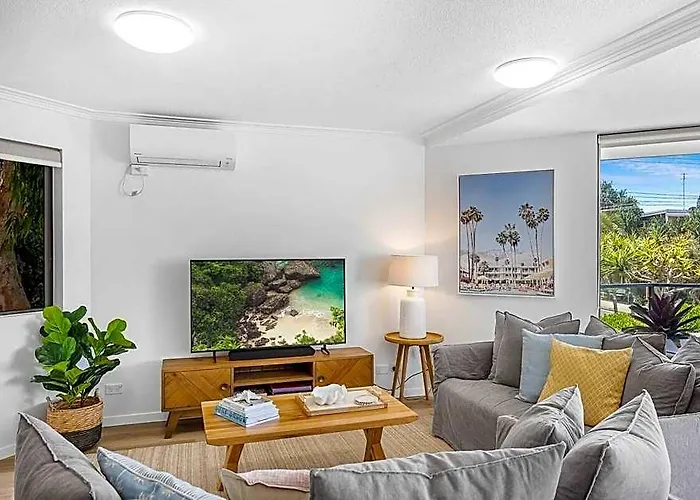 Belmore Palms ~ 2 Min To Surfie, Village & Beach