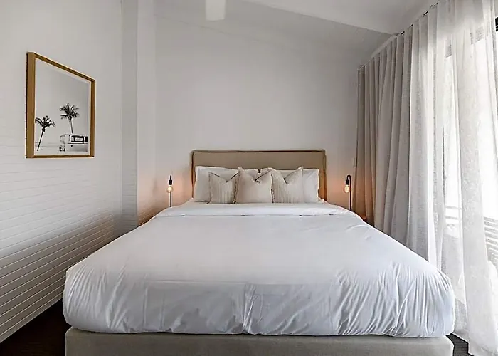 'Villa One' ~ Immaculate Townhouse In Noosa Heads