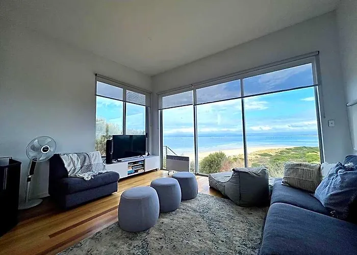 Three Little Birds At Freycinet Ocean Beach Views