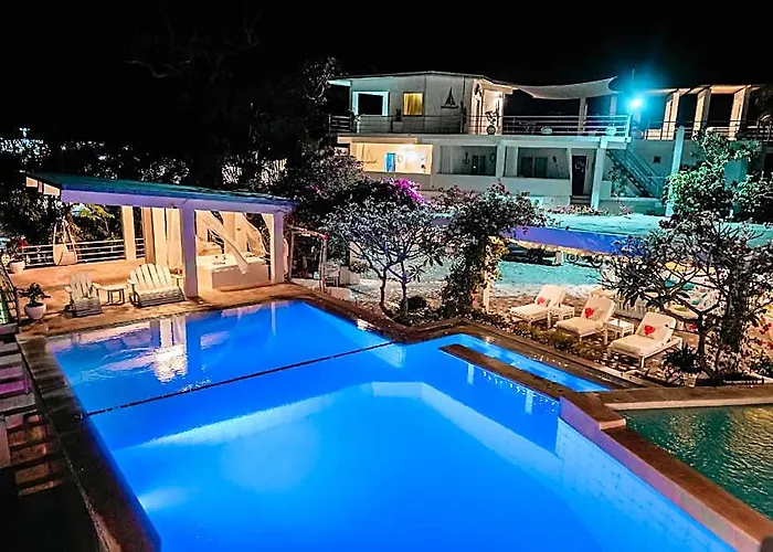 Sundowners Vacation Villas Bolinao