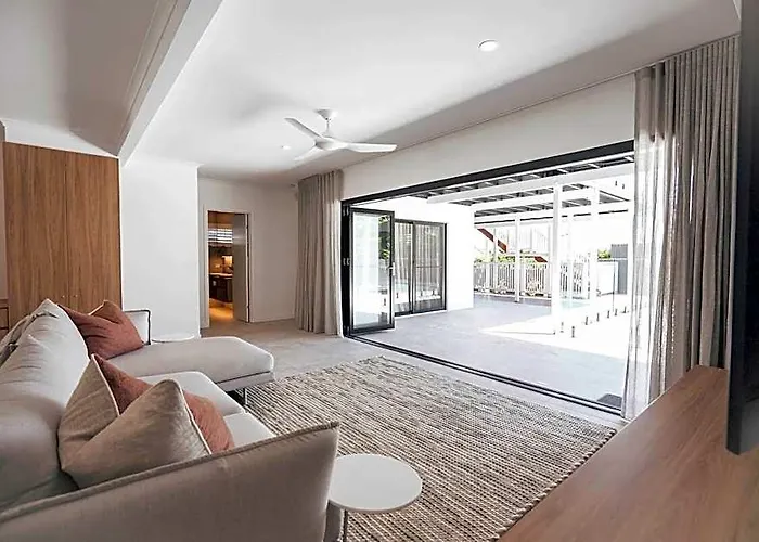Sunset Lagoon ~ Noosa Luxury With Stunning Views