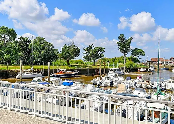 Villa In Lanton Near The Beach With Harbour View